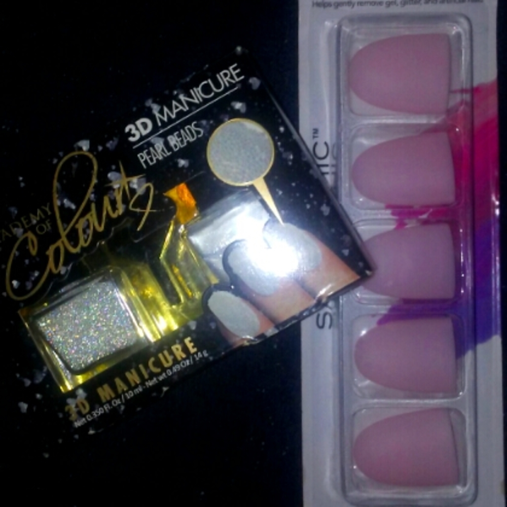 Nail set! 3D Nail polish  and decor with removal
